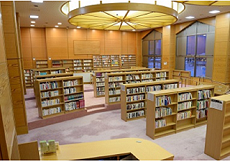 二ツ井図書館内