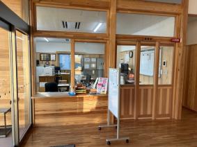 回収拠点の写真（向能代地域センター（向能代公民館）玄関）